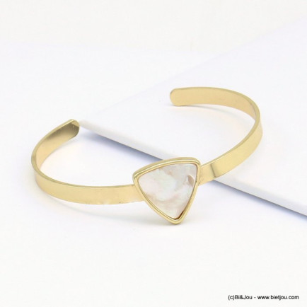 bracelet jonc ouvert métal doré ajustable, pièce de nacre triangle arrondi0219098