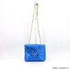 bleu foncé