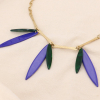 Collier plastron vintage acier inoxydable pétale résine 0123522 bleu foncé