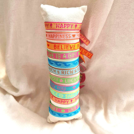 Ensemble 12 bracelets message +COUSSIN DE PRÉSENTATION 0224100