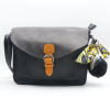 Sac à bandoulière cartable Flora&Co simili-cuir souple rabat scintillant boule de poil foulard femme 0922050 noir Sac à bandoulière cartable Flora&Co simili-cuir souple rabat scintillant boule de poil foulard femme 0922050 noir