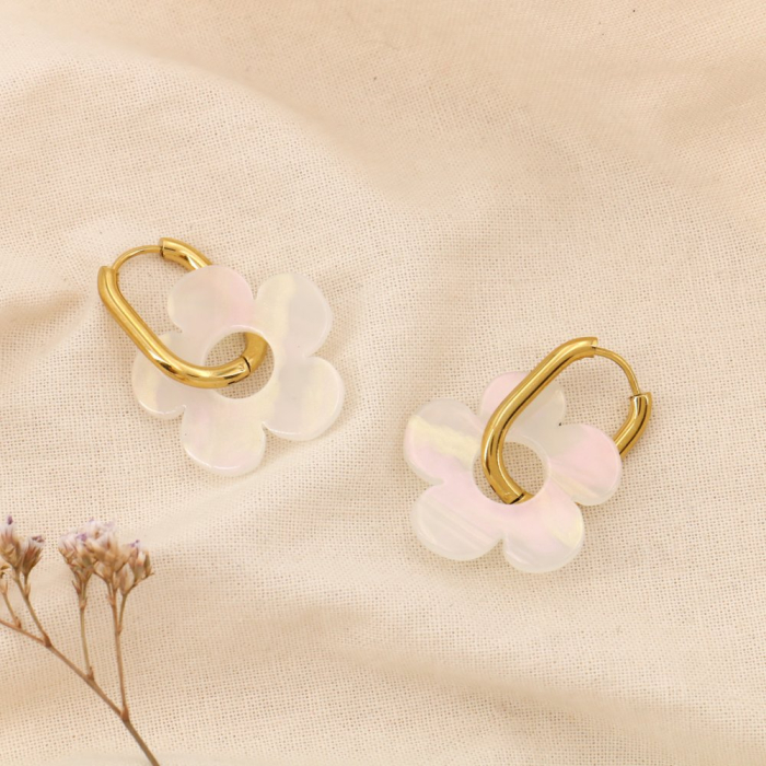 Boucles d'oreilles créoles acier inox fleur résine colorée 0325067 blanc Boucles d'oreilles créoles acier inox fleur résine colorée 0325067 blanc