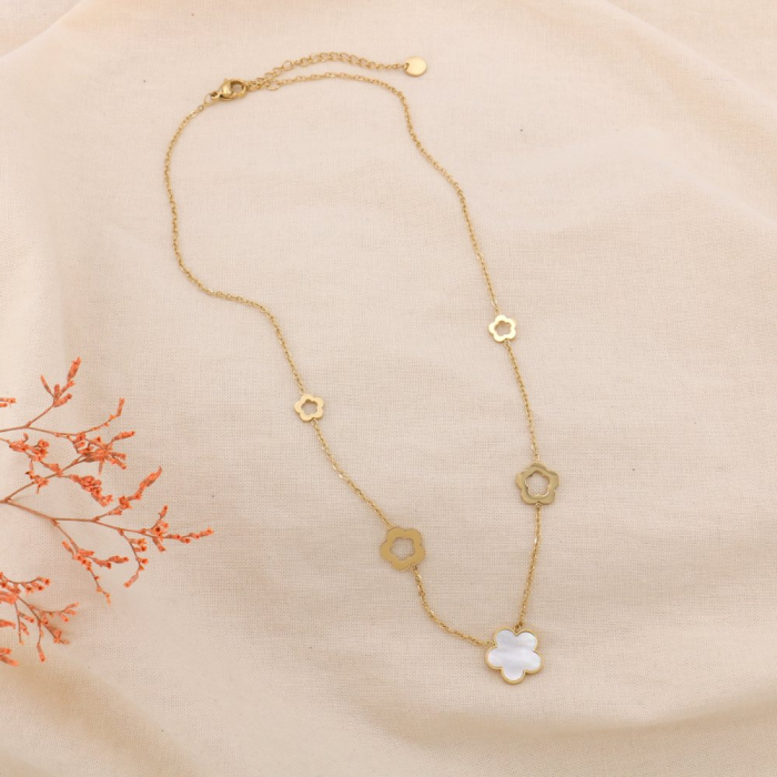 Collier acier nacre fleurs ajourées pétales arrondies 0125115 doré Collier acier nacre fleurs ajourées pétales arrondies 0125115 doré