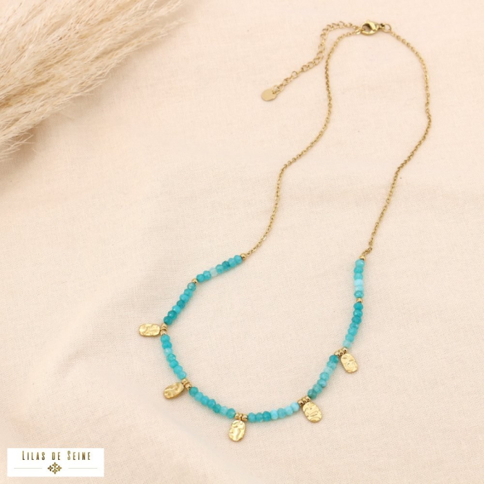 Collier en acier inoxydable et perles naturelles facettées avec pampilles dorées vert aqua Collier en acier inoxydable et perles naturelles facettées avec pampilles dorées vert aqua