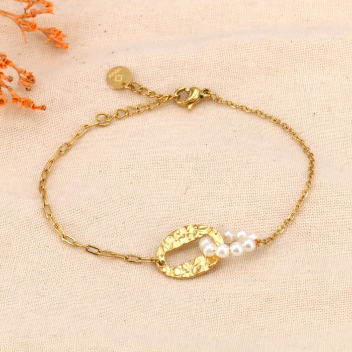Bracelet acier inoxydable médaillon martelé billes acrylique 0224051 blanc Bracelet acier inoxydable médaillon martelé billes acrylique 0224051 blanc