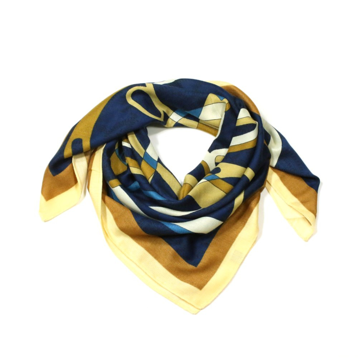 Foulard carré polyester bleu marine motifs graphiques femme 0725522 bleu foncé Foulard carré polyester bleu marine motifs graphiques femme 0725522 bleu foncé