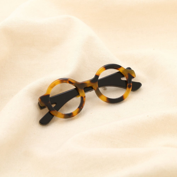 Broche lunettes résine effet écaille épingle métal 0525512 naturel/beige Broche lunettes résine effet écaille épingle métal 0525512 naturel/beige