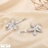 2 barrettes à cheveux fleur acier perle acrylique 0625035 argenté