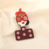 Broche femme stylisée à lunettes rétro chic résine métal 0526017 magenta