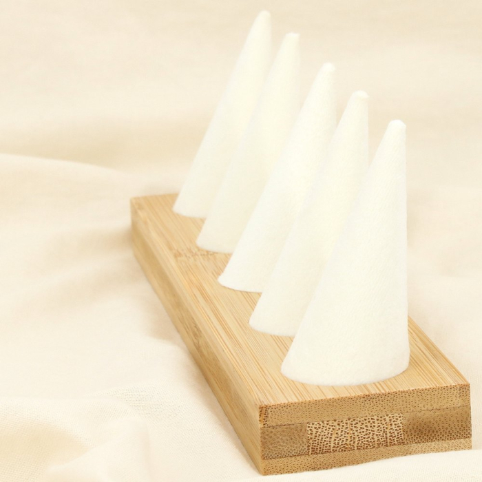 Présentoir à bagues 5 cônes socle bois 0626017 blanc