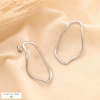 Boucles d’oreille minimaliste chic anneau organique asymétrique acier 0324019 argenté