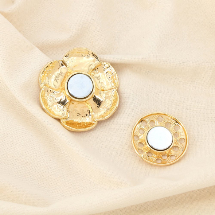 Broche aimantée camélia métal émaillé 0526039 rose